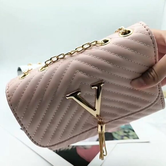 Designer Look Pink Quilted HandBag - Picture 4 of 5